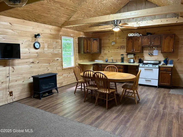 $143,000 | 10 West Tucker Road, Stony Creek, NY 12878