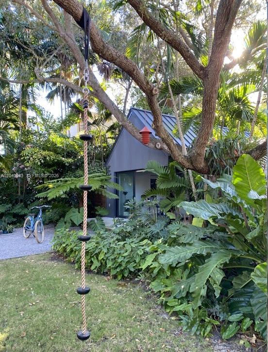 7420 Southwest 53rd Place Miami, FL 33143 - Photo 4 of 37