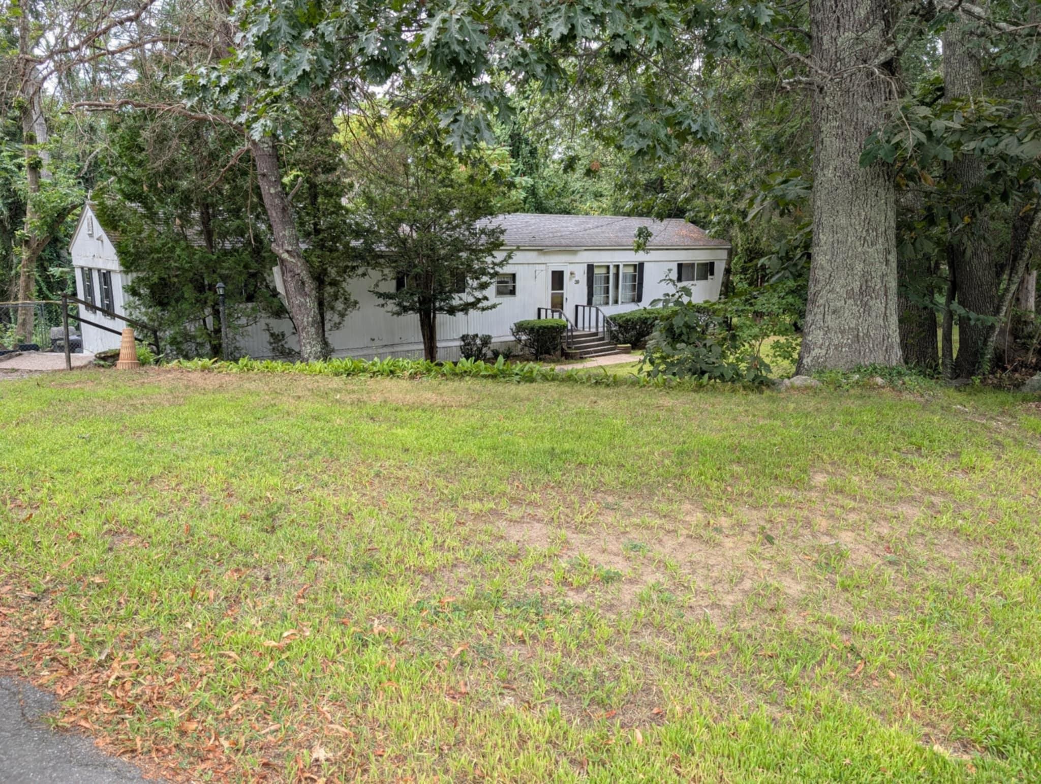 39 Goodhue Road Derry, NH 03038 - Photo 3 of 18