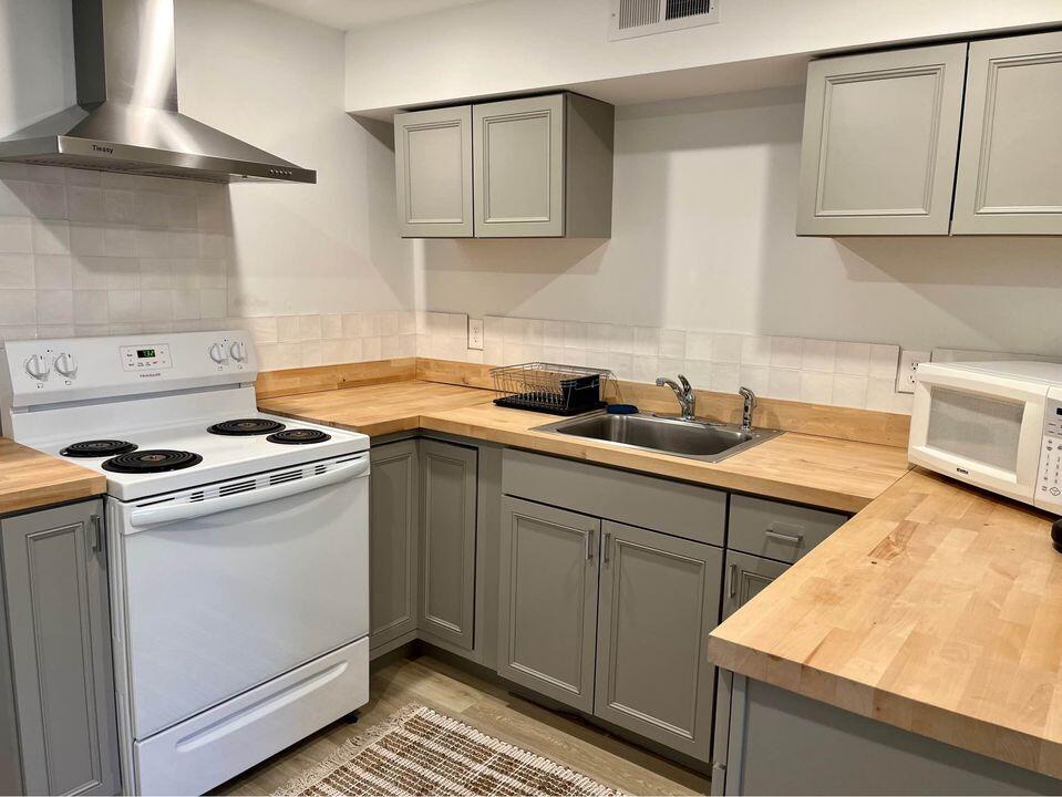 449 High Street Bath, ME 04530 - Photo 50 of 66 Unit 2 Kitchen