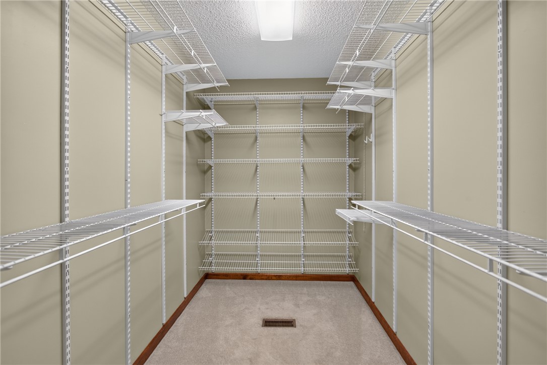 6185 Oak Valley Road Seneca, SC 29678 - Photo 25 of 45 Primary closet