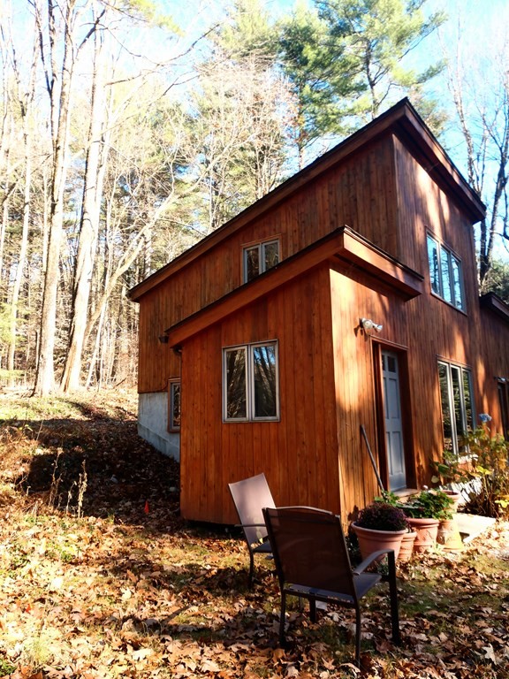 626 Station Road Amherst, MA 01002 - Photo 3 of 38 Gallery Image 3