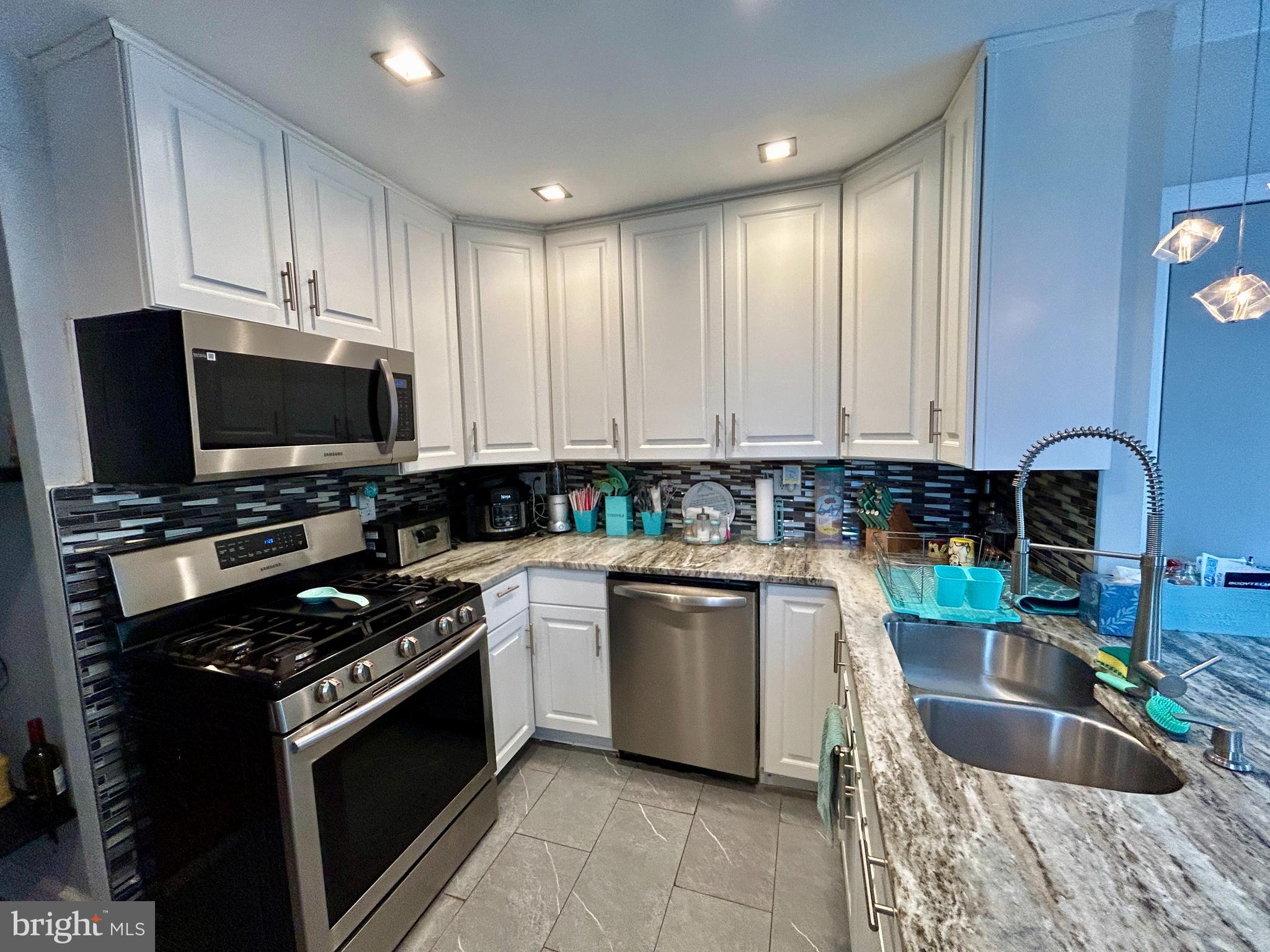 321 Stone Road Clementon, NJ 08021 - Photo 6 of 39