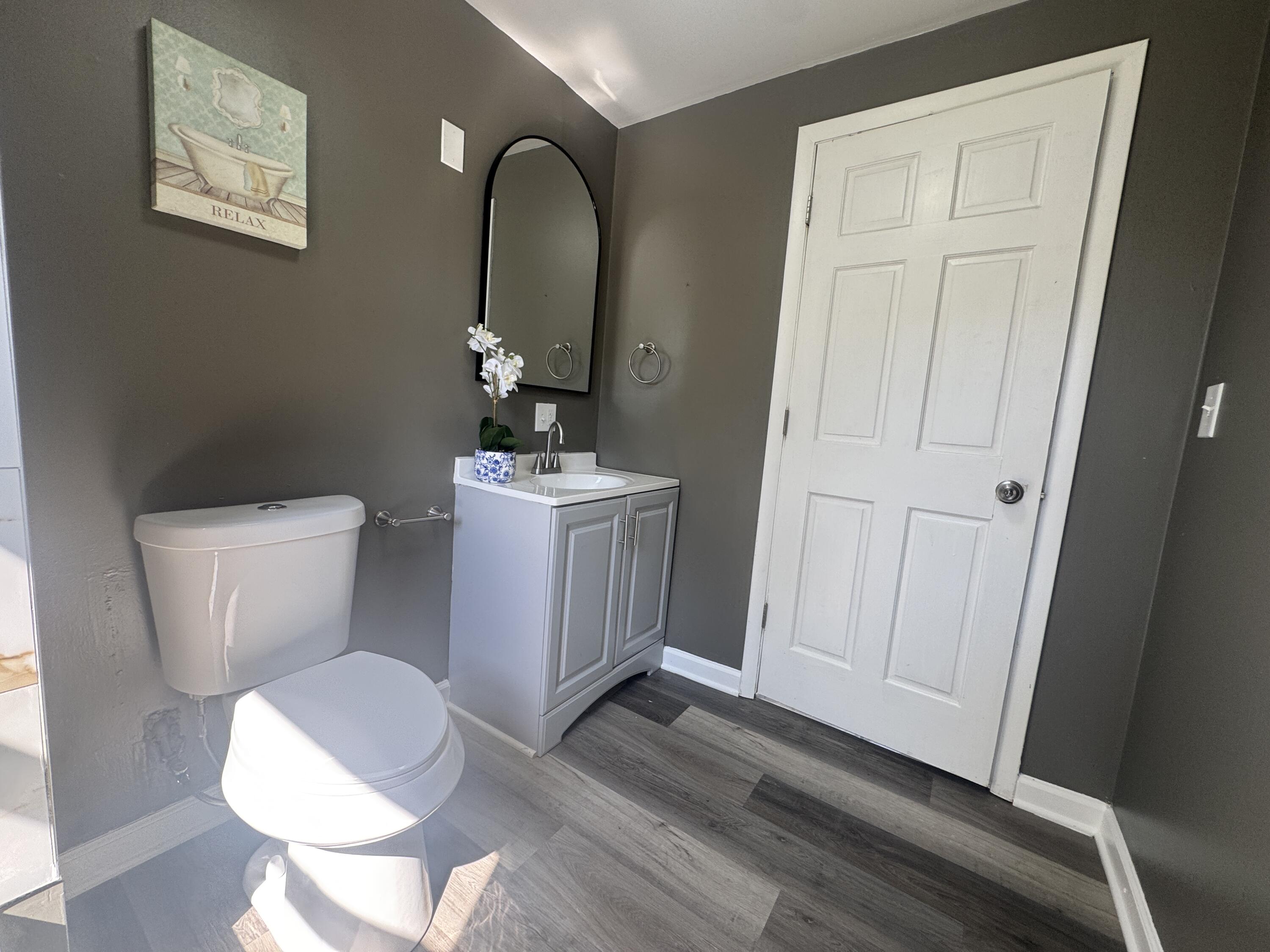 4015 Washington Road Kenosha, WI 53144 - Photo 14 of 27 Lower: Full bath, angle 2