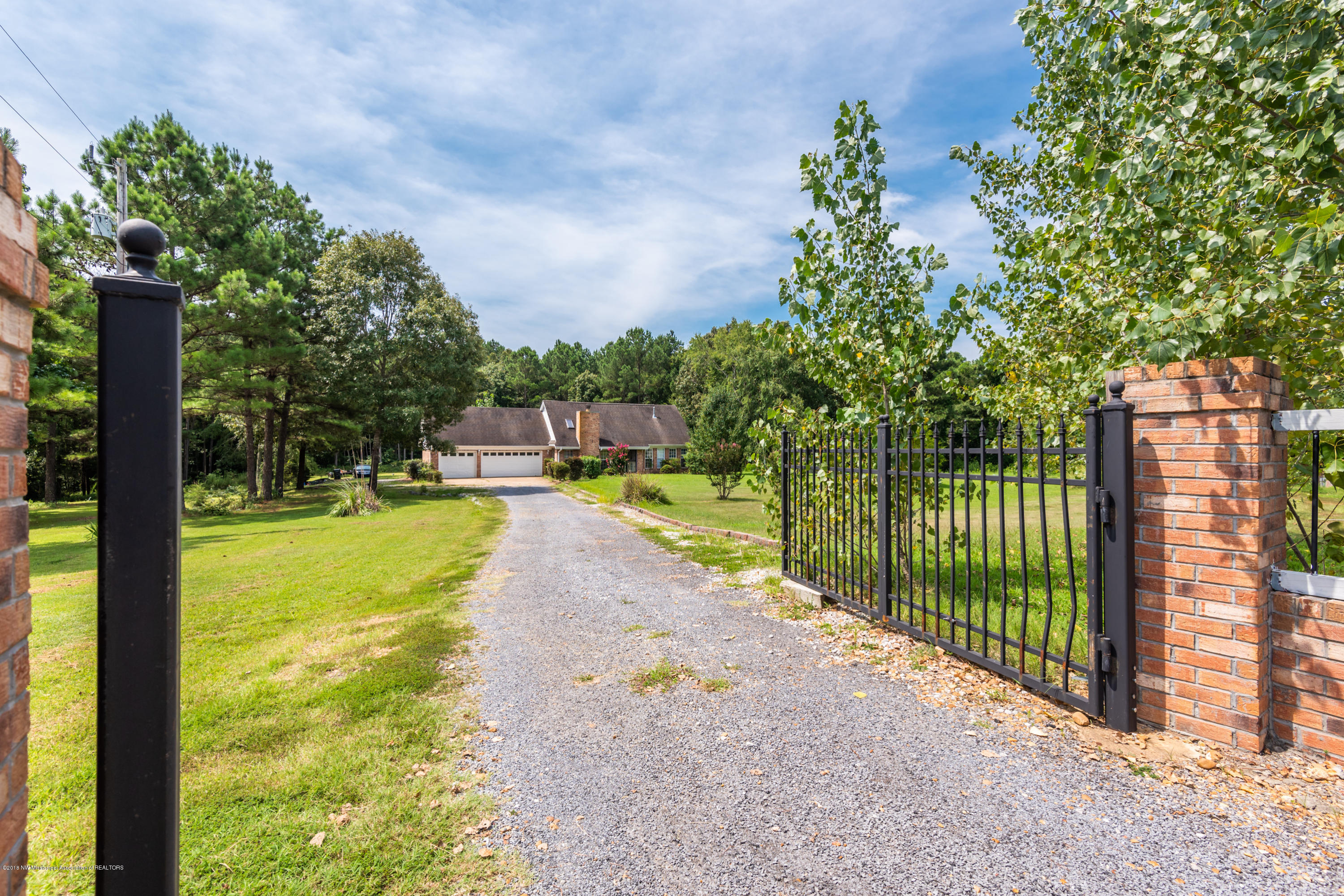 6229 Marianna Road Holly Springs, MS 38635 - Photo 3 of 23 DSC_1030