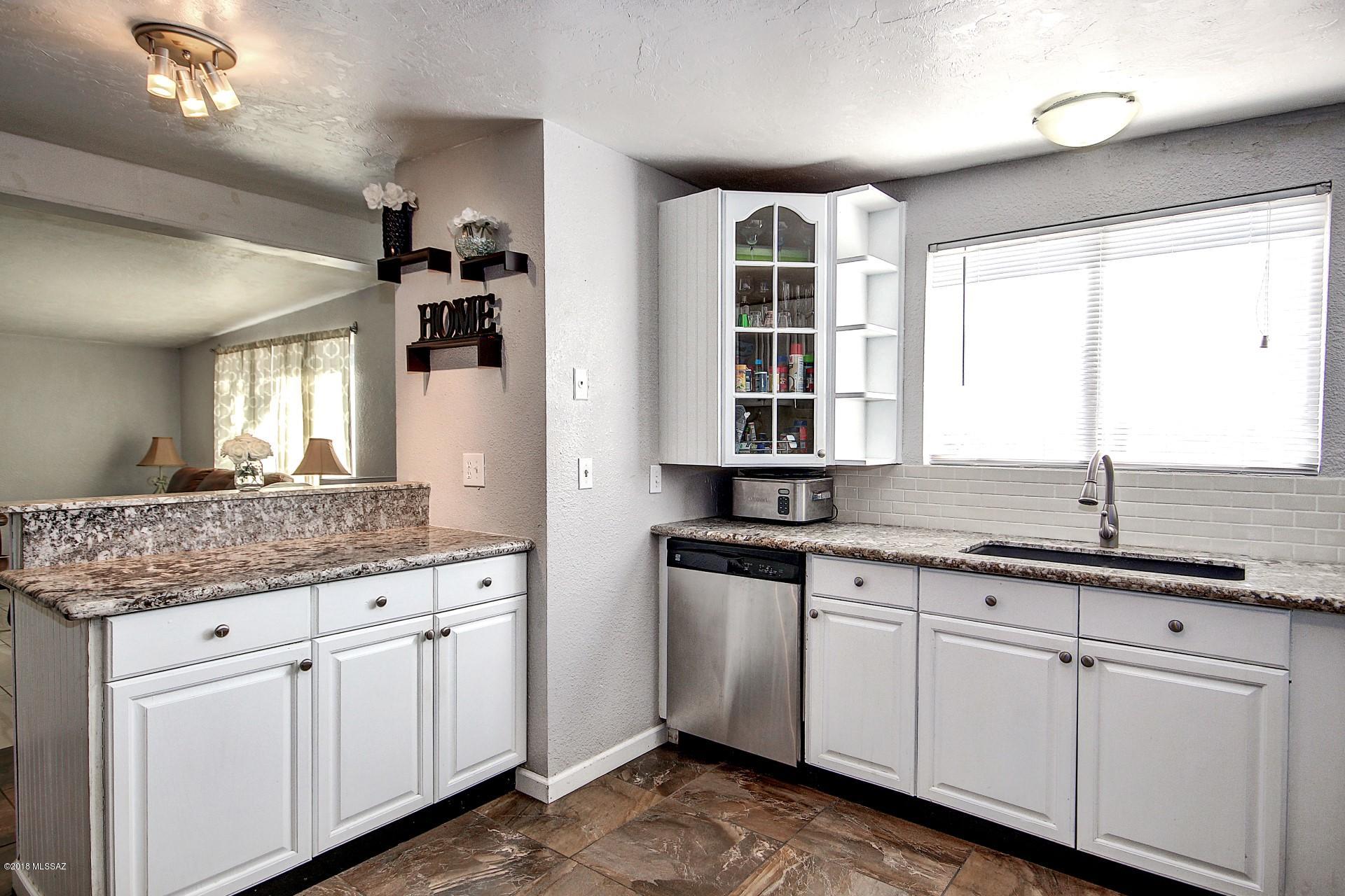 7471 East Random Ridge Drive Tucson, AZ 85710 - Photo 9 of 29