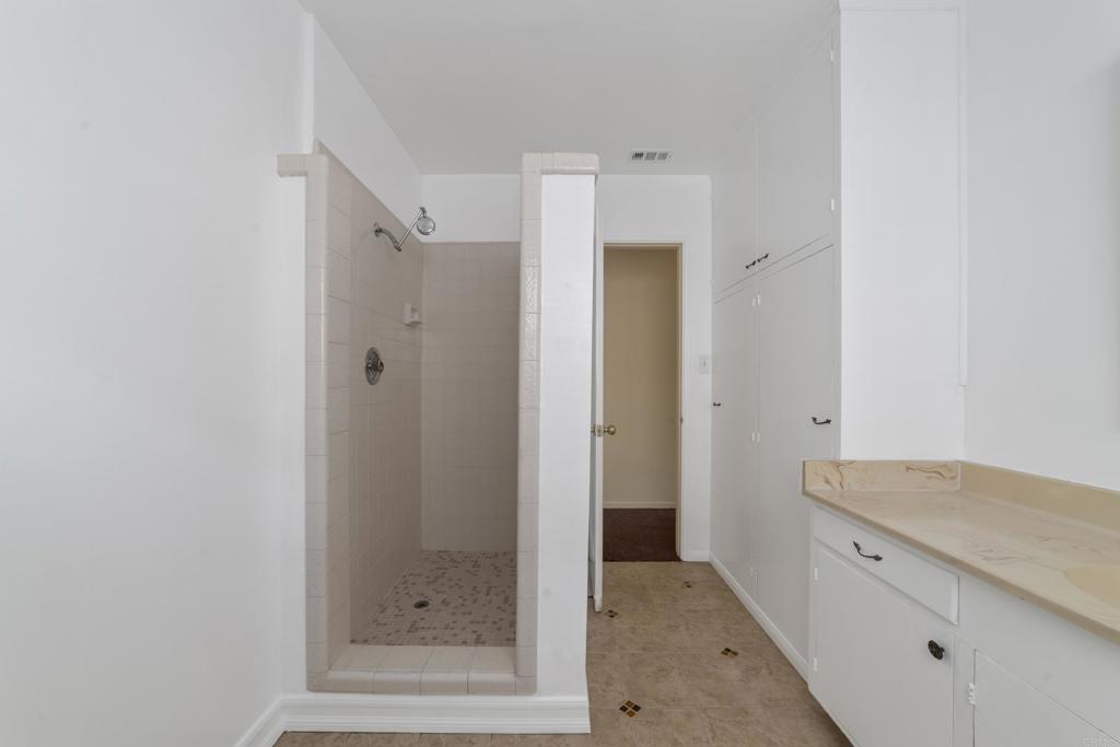 135 4th Street Encinitas, CA 92024 - Photo 24 of 33