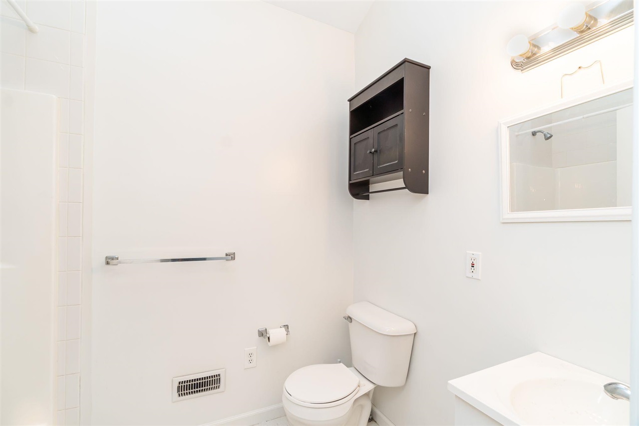 2970 East Baker Road Midland, MI 48642 - Photo 17 of 26 Gallery Image 17