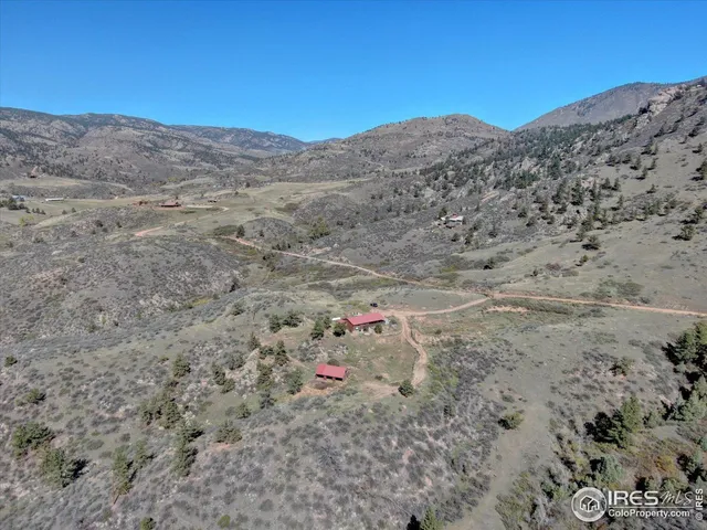 a view of a dry field