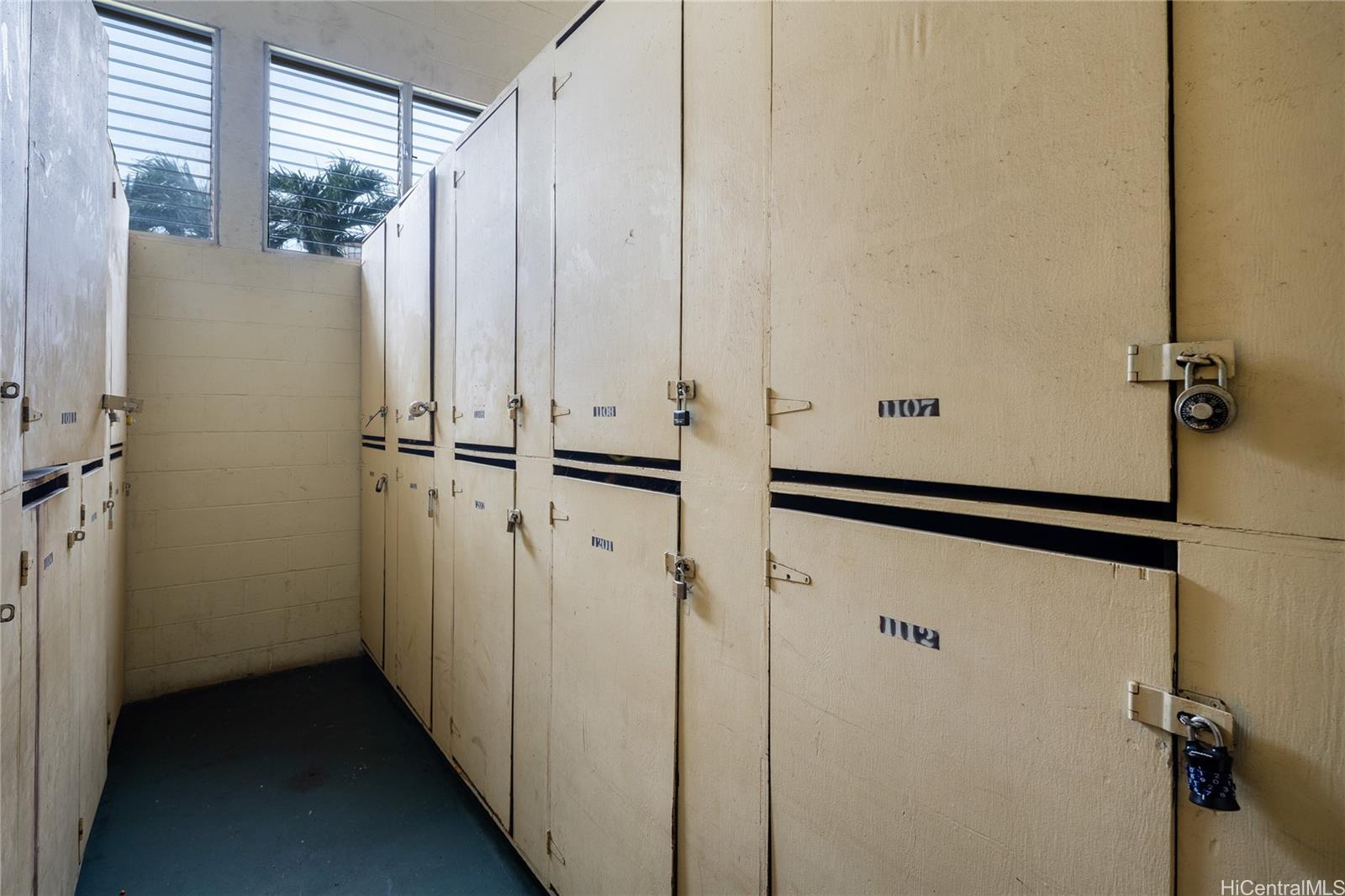 98-450 Koauka Loop, Unit 1108 Aiea, HI 96701 - Photo 17 of 22 a bathroom with a shower