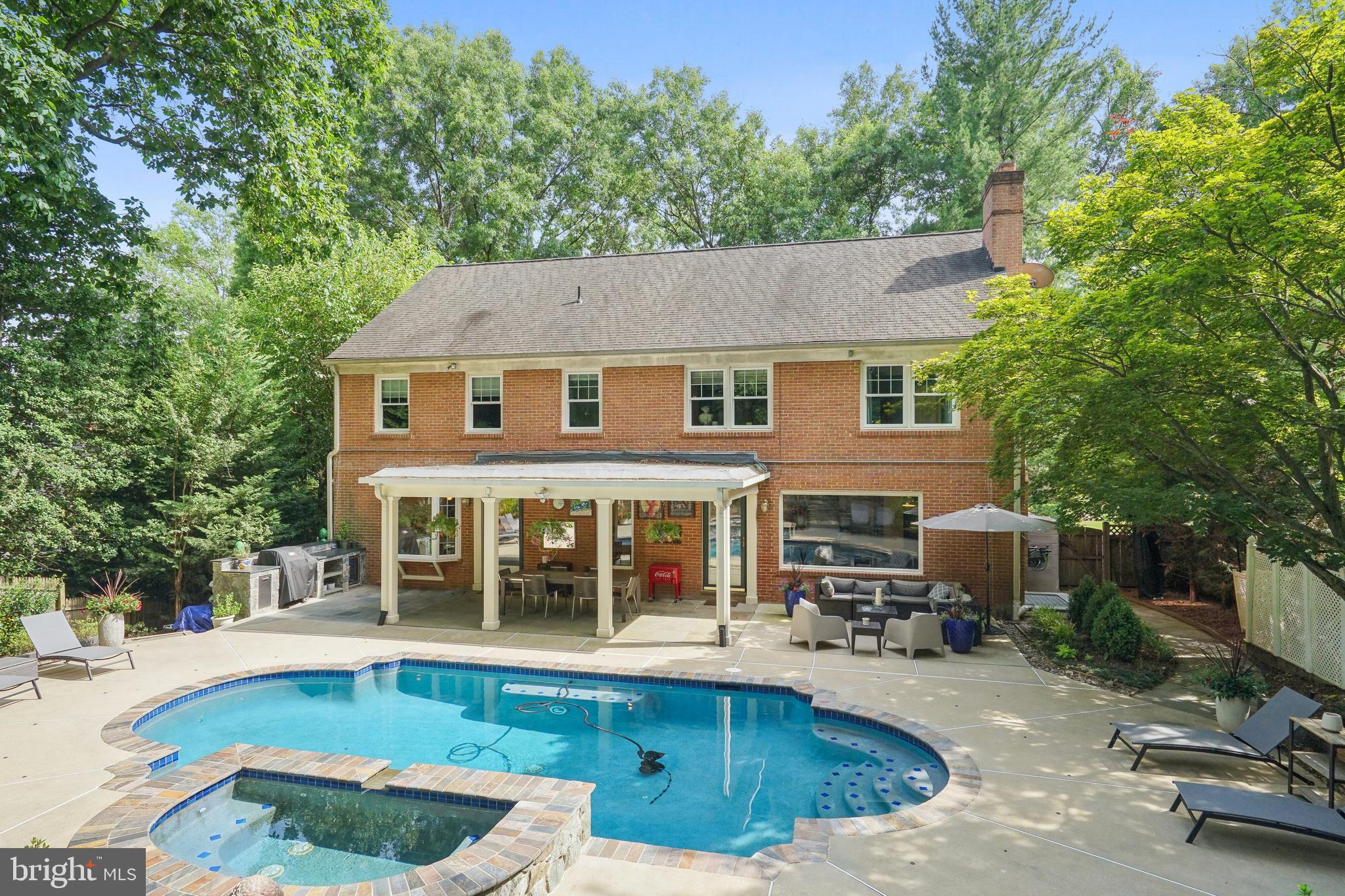4903 Baltan Road Bethesda, MD 20816 - Photo 27 of 31 Back view