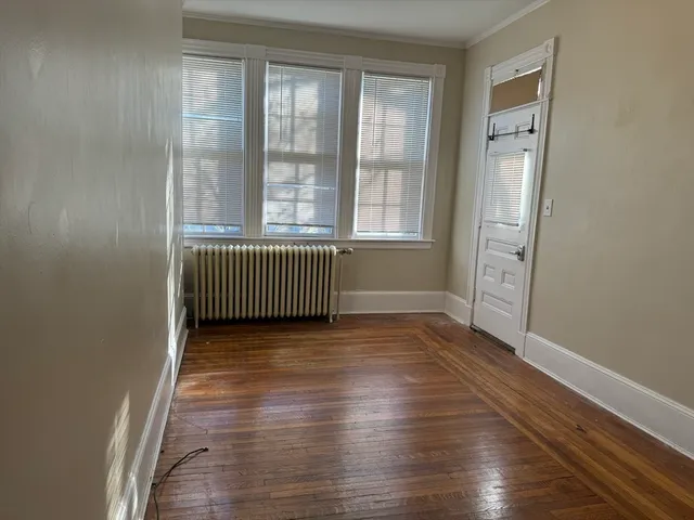 $1,200 | 542 County Street, Unit 2, New Bedford, MA 02740