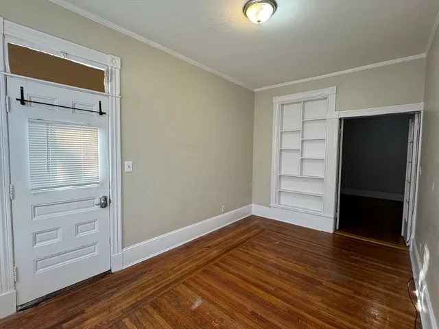 $1,200 | 542 County Street, Unit 2, New Bedford, MA 02740