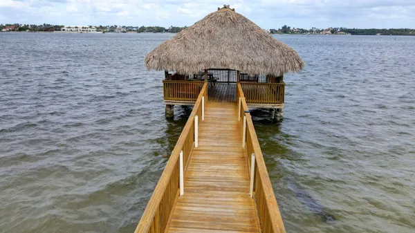 $3,200 | 8200 Lakeshore Drive, Unit 5070, Hypoluxo, FL 33462