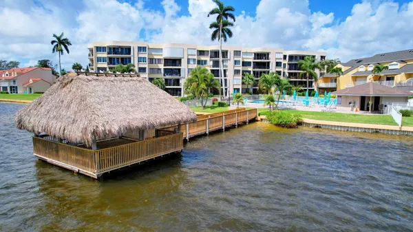 $3,200 | 8200 Lakeshore Drive, Unit 5070, Hypoluxo, FL 33462