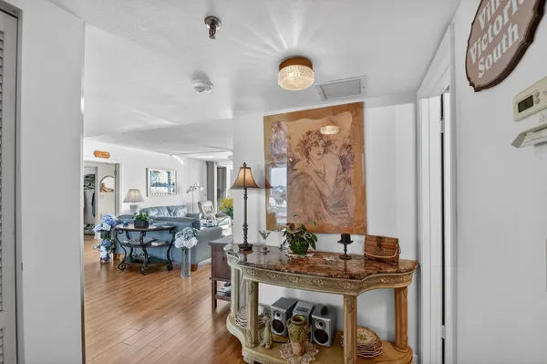 $3,200 | 8200 Lakeshore Drive, Unit 5070, Hypoluxo, FL 33462