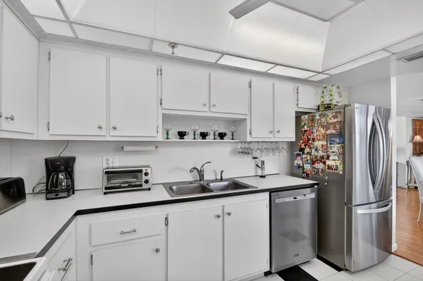 $3,200 | 8200 Lakeshore Drive, Unit 5070, Hypoluxo, FL 33462