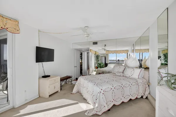 $3,200 | 8200 Lakeshore Drive, Unit 5070, Hypoluxo, FL 33462