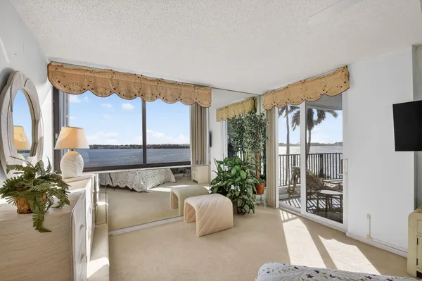 $3,200 | 8200 Lakeshore Drive, Unit 5070, Hypoluxo, FL 33462