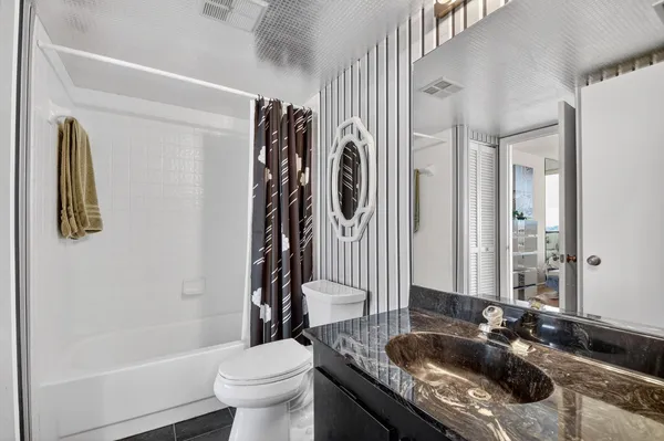 $3,200 | 8200 Lakeshore Drive, Unit 5070, Hypoluxo, FL 33462