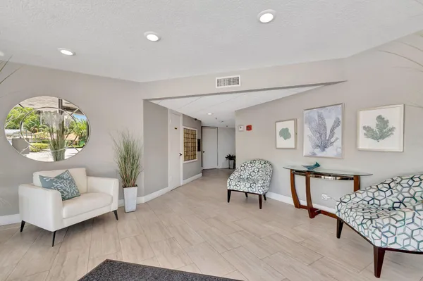 $3,200 | 8200 Lakeshore Drive, Unit 5070, Hypoluxo, FL 33462