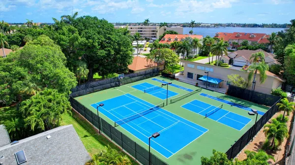$3,200 | 8200 Lakeshore Drive, Unit 5070, Hypoluxo, FL 33462