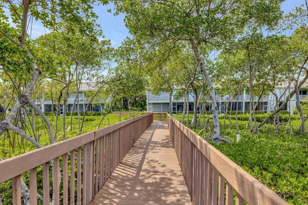 $3,200 | 8200 Lakeshore Drive, Unit 5070, Hypoluxo, FL 33462