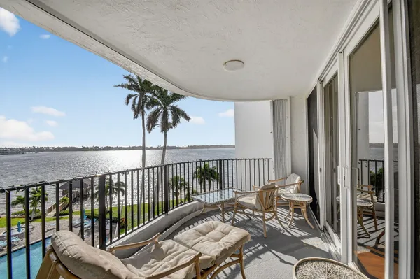 $3,200 | 8200 Lakeshore Drive, Unit 5070, Hypoluxo, FL 33462
