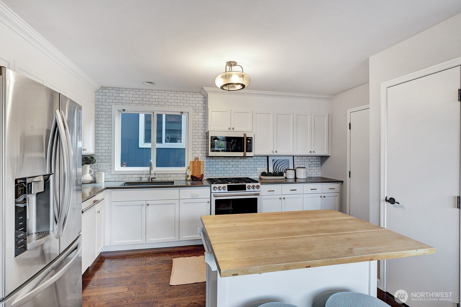 4501 35th Avenue South Seattle, WA 98118 - Photo 12 of 23