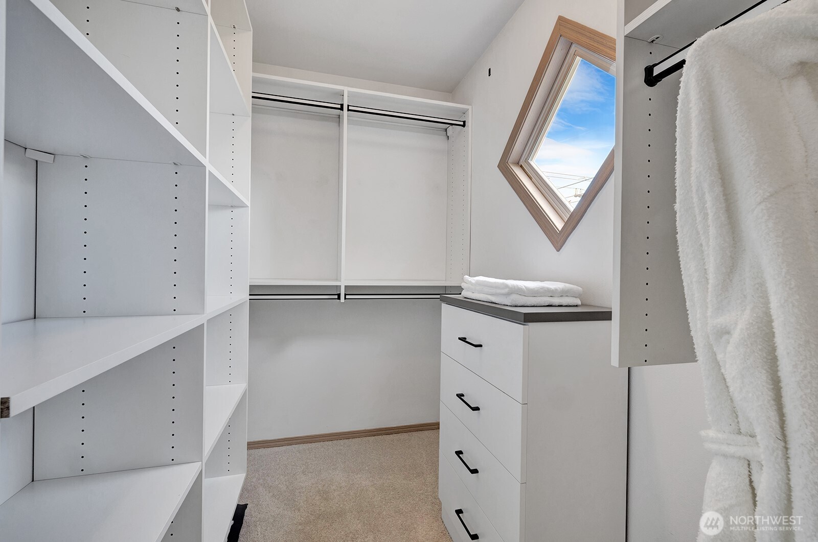 4501 35th Avenue South Seattle, WA 98118 - Photo 18 of 23