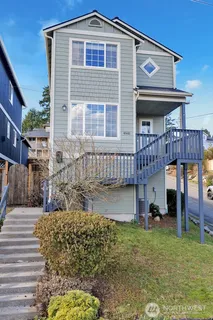 $819,950 | 4501 35th Avenue South, Seattle, WA 98118