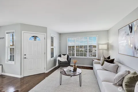 $819,950 | 4501 35th Avenue South, Seattle, WA 98118