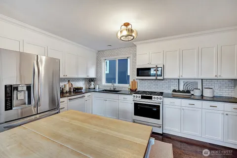 $819,950 | 4501 35th Avenue South, Seattle, WA 98118