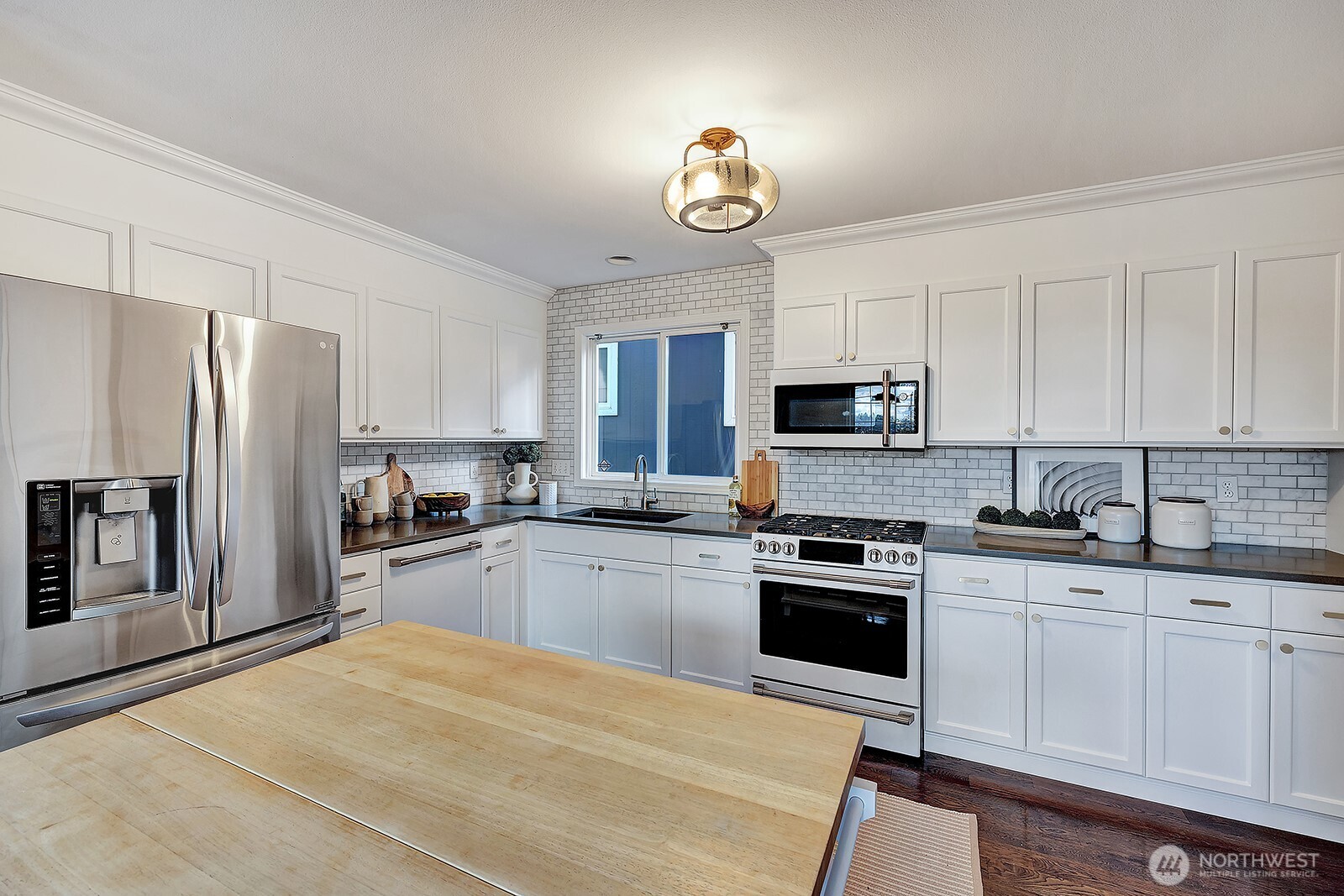 4501 35th Avenue South Seattle, WA 98118 - Photo 9 of 23