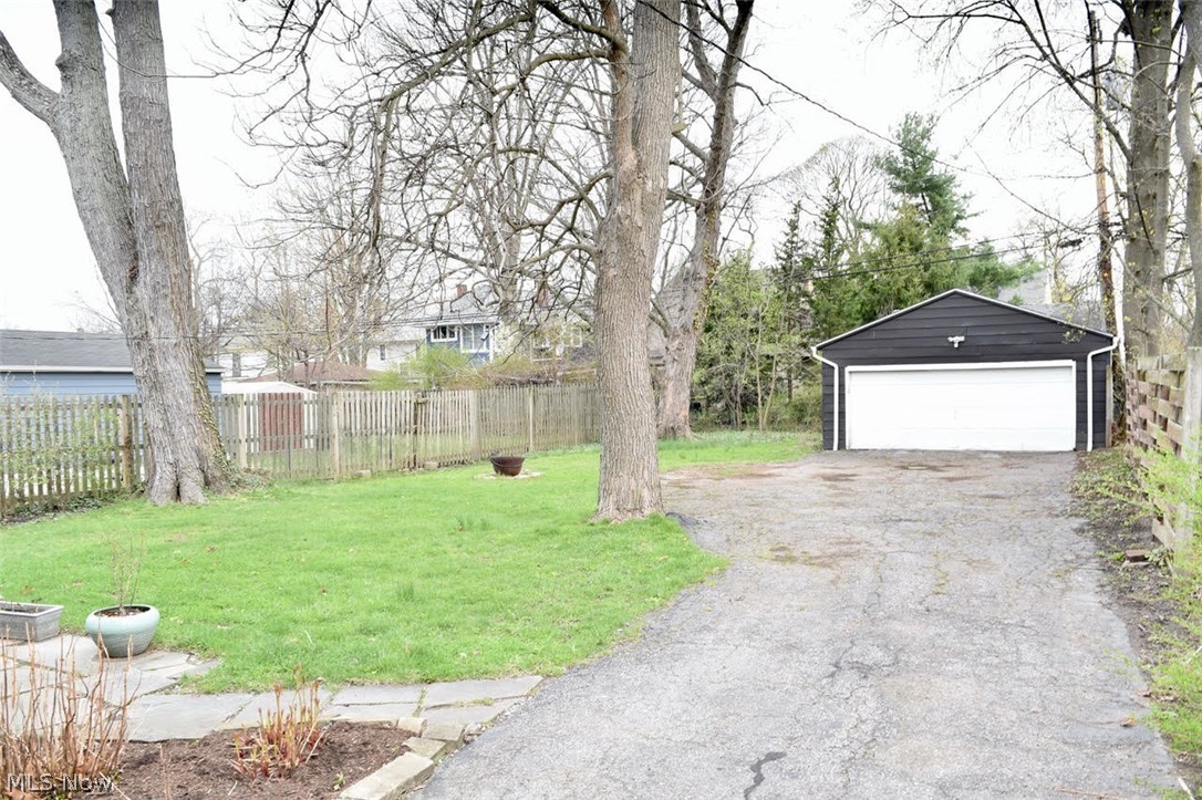 3181 Scarborough Road Cleveland, OH 44118 - Photo 4 of 27 Gallery Image 4