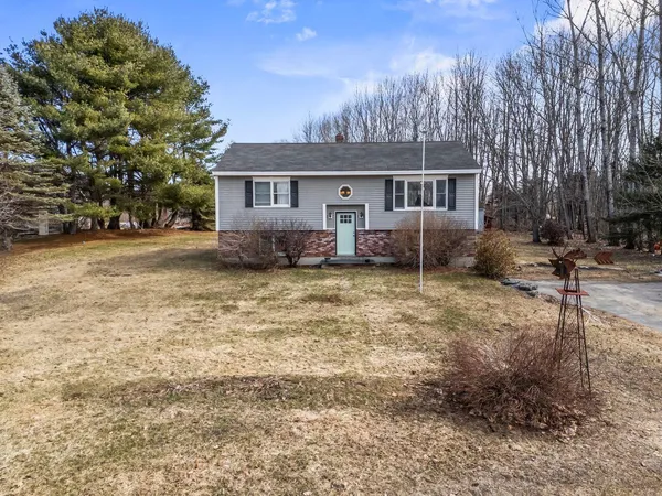 $474,900 | 27 Oak Ridge Drive, Standish, ME 04084