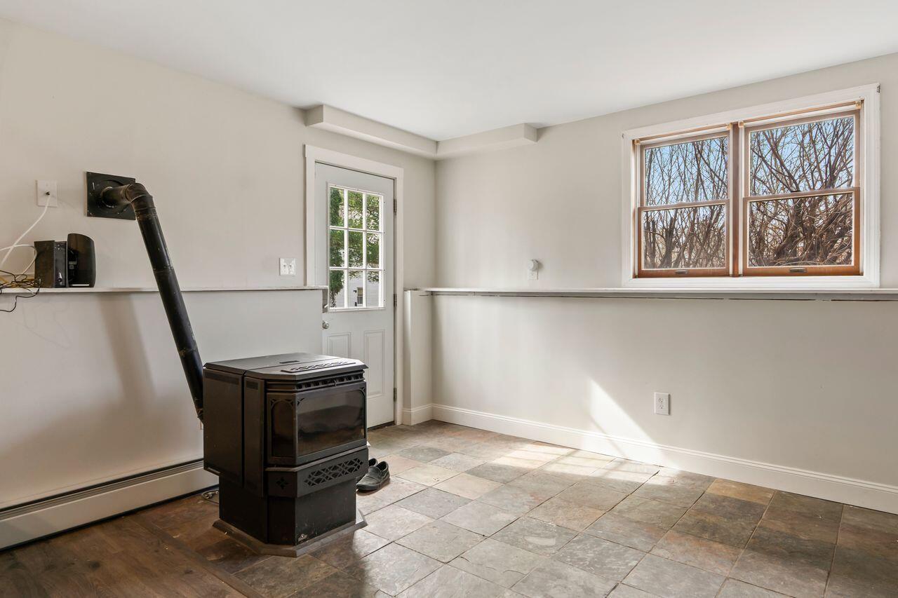 27 Oak Ridge Drive Standish, ME 04084 - Photo 31 of 43 HMtewhYg