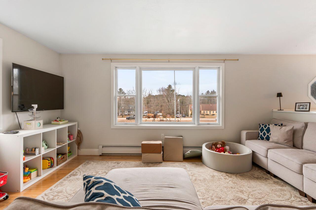 27 Oak Ridge Drive Standish, ME 04084 - Photo 9 of 43 -Yi5FQDQ