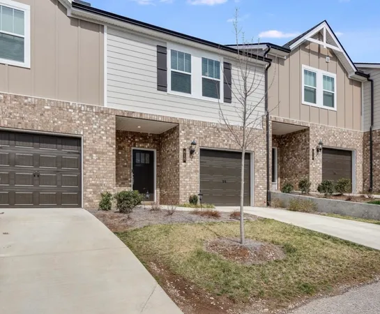 $299,900 | 818 Arrington Way, Columbia, TN 38401