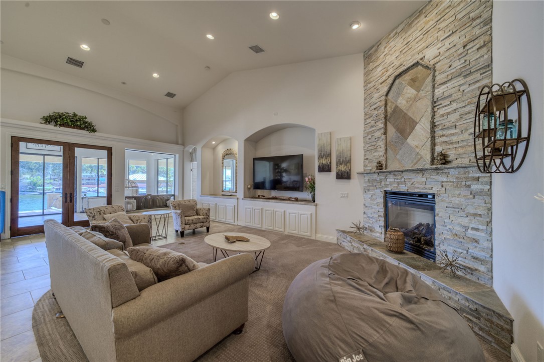 10023 Dike Road Mohave Valley, AZ 86440 - Photo 10 of 100 Living Room