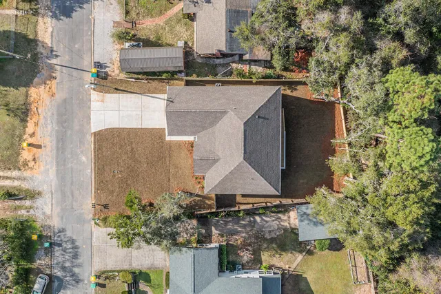 $2,600 | 110 4th Street, Niceville, FL 32578