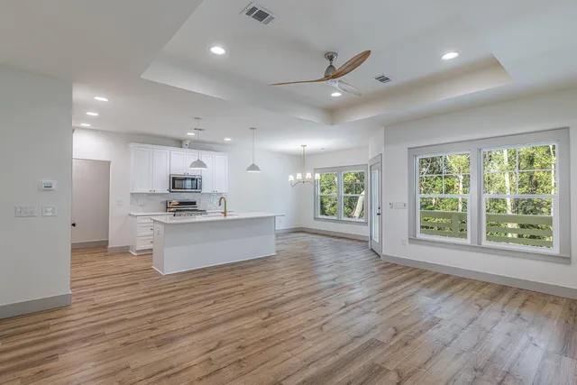 $2,600 | 110 4th Street, Niceville, FL 32578