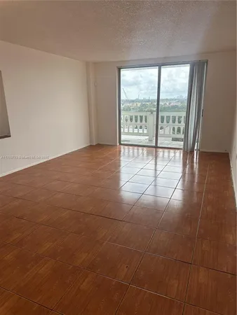 $169,000 | Golden Glades, Miami, FL 33169