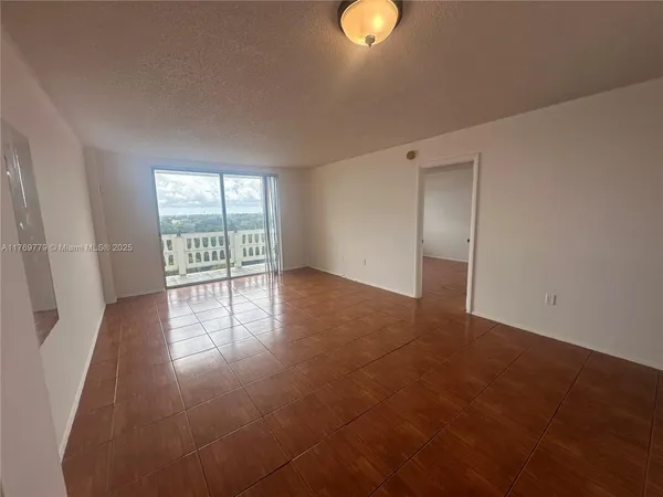 $169,000 | Golden Glades, Miami, FL 33169