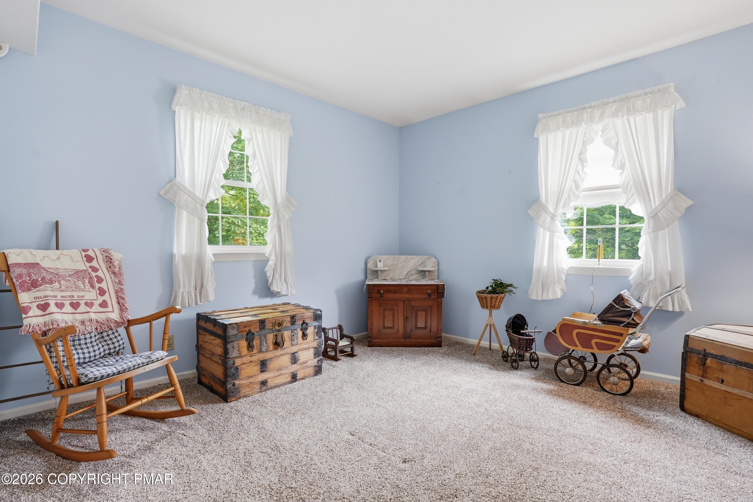 14 Minsi Road Delaware Water Gap, PA 18327 - Photo 30 of 75 10 3rd Bed (1)