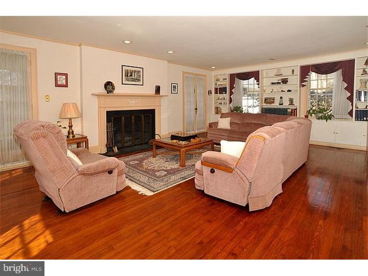211 Meetinghouse Road Jenkintown, PA 19046 - Photo 3 of 22 Living Room