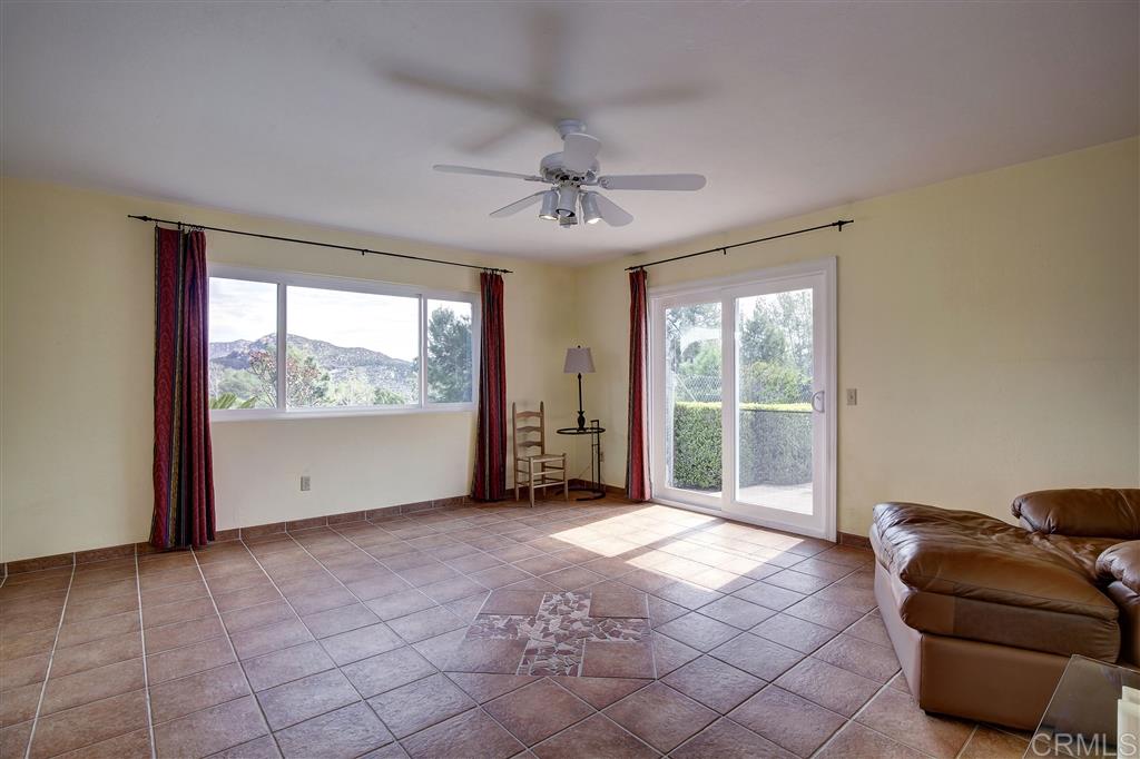 2623 Daisy Lane Fallbrook, CA 92028 - Photo 8 of 25