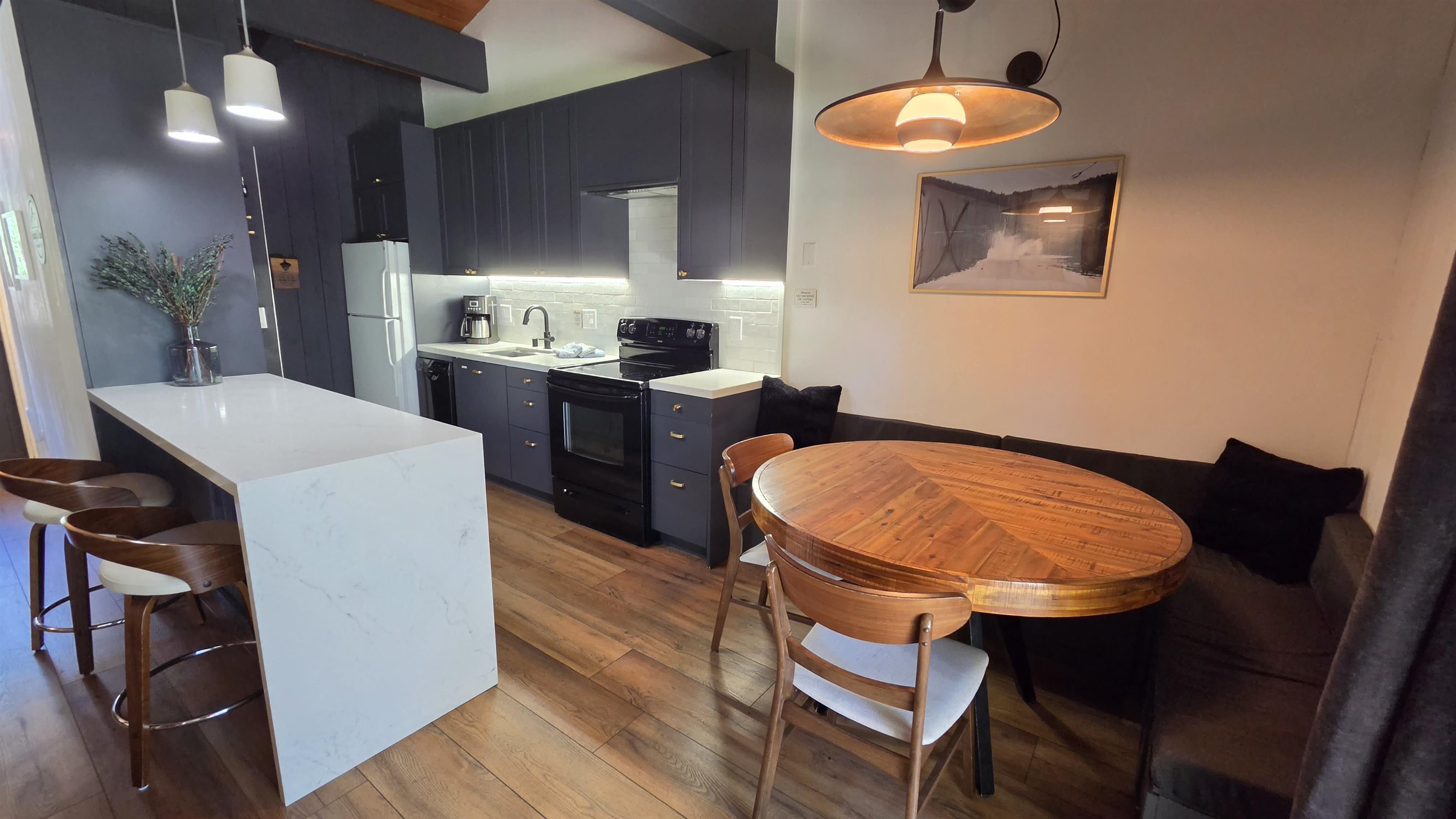 3252 Chateau Road, Unit 42 Mammoth Lakes, CA 93546 - Photo 8 of 47 Gallery Image 8