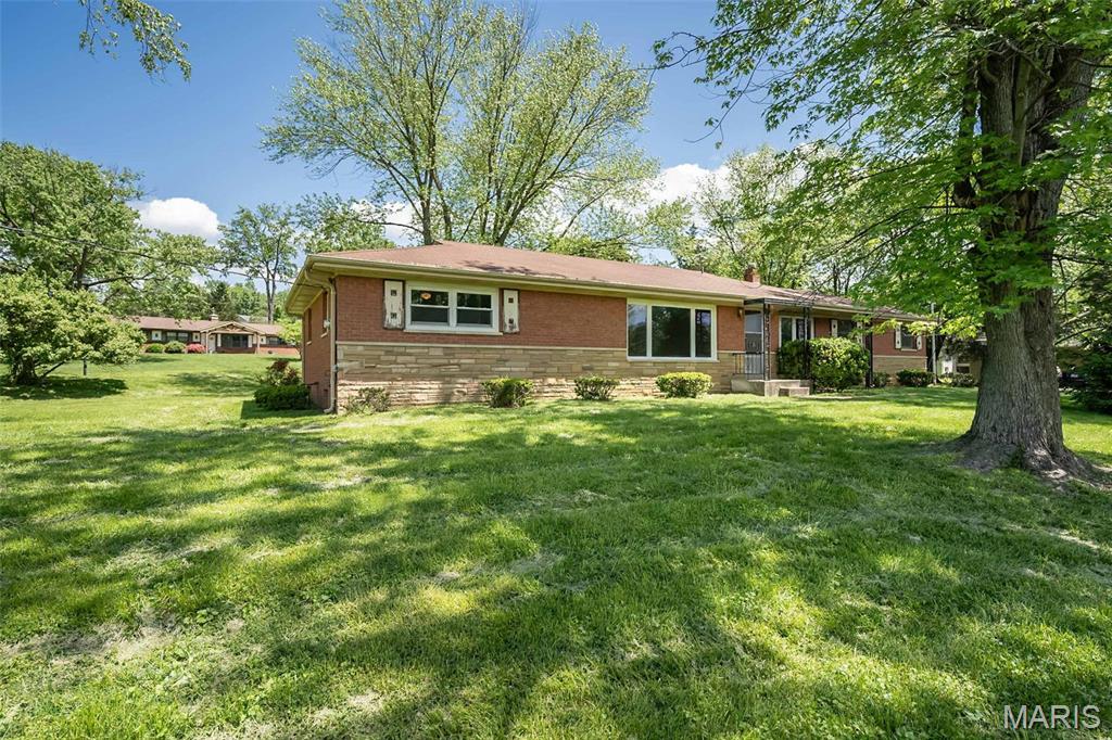 855 New Smizer Mill Road Fenton, MO 63026 - Photo 3 of 41 Gallery Image 3