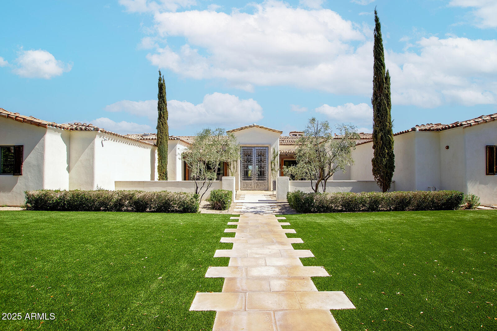 8531 North 49th Street Paradise Valley, AZ 85253 - Photo 1 of 61 Front Walkway